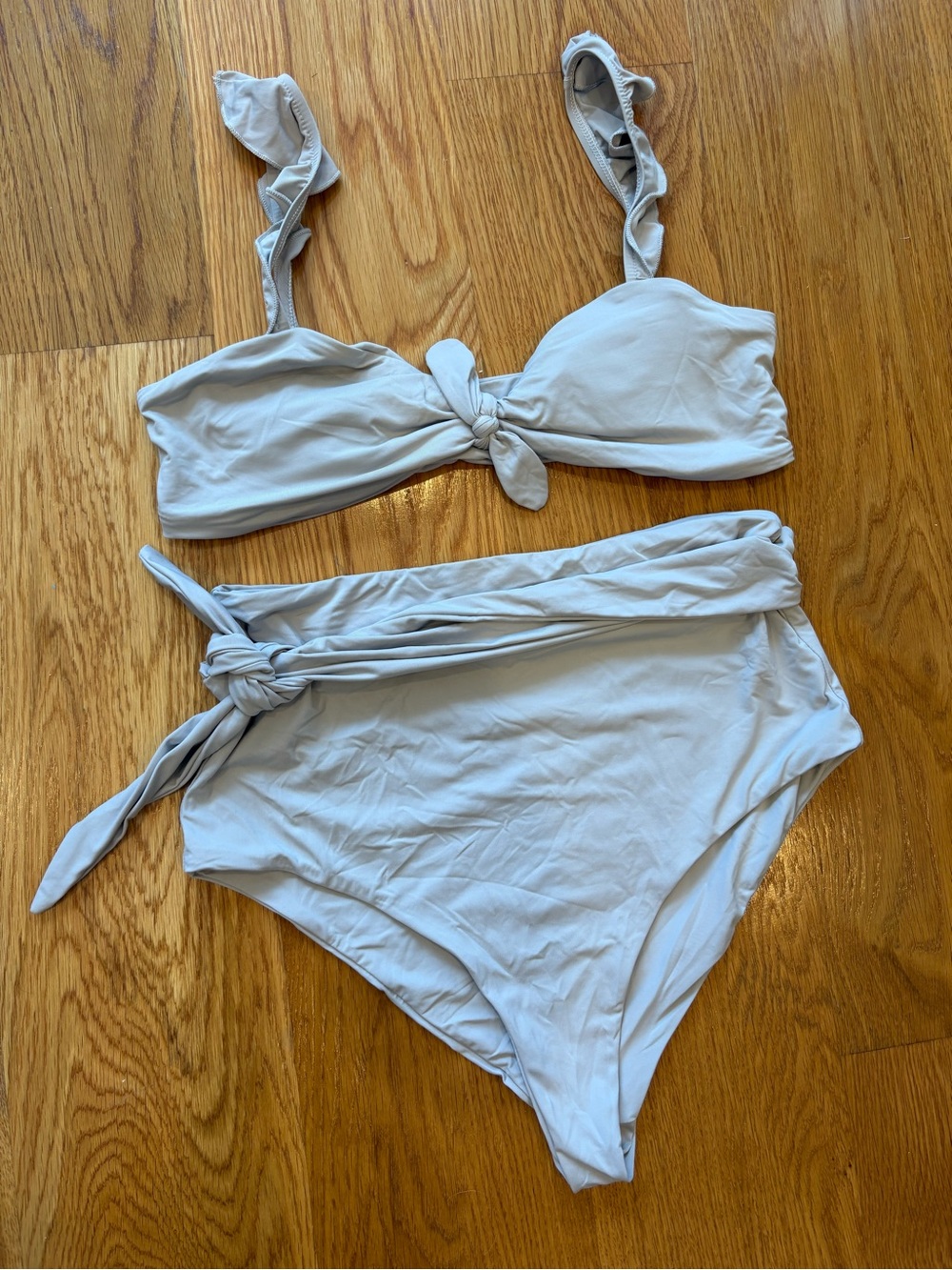 Dippin’ Daisy’s Gray Bikini Set - Countess Top (Size M) & Grace Bottoms (Size L)